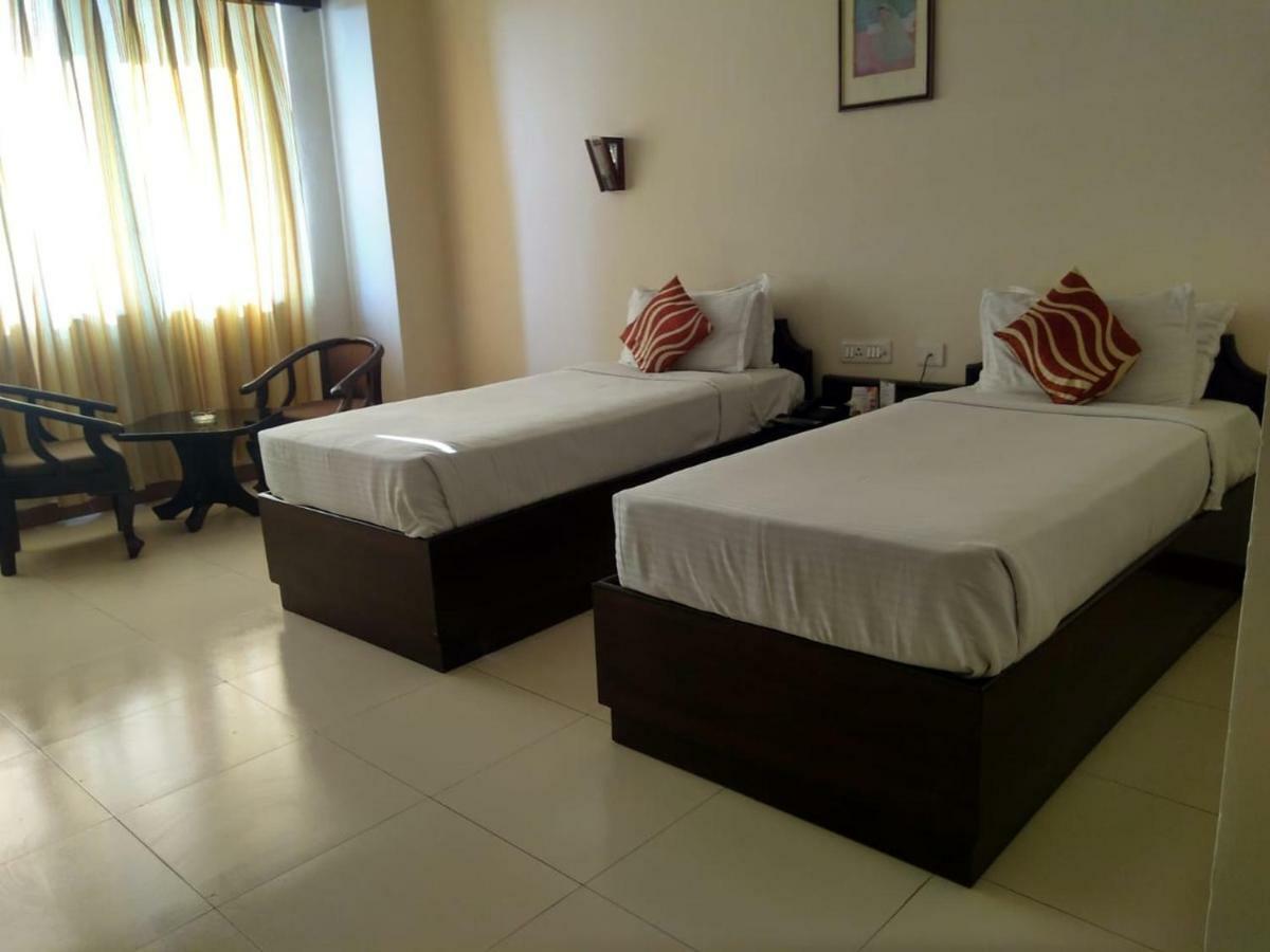 Hotel Rudra Continental Rudrapur Exterior photo